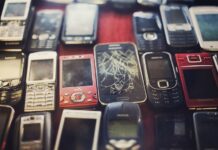 Urban Mining auf dem Dachboden – warum dein altes Handy ein Schatz ist